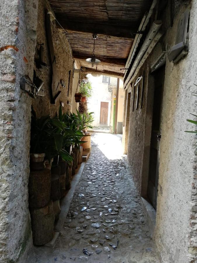 L'Antico Borgo, Un Mix Di Storia E Romanticismo Villa Lierna Exterior photo