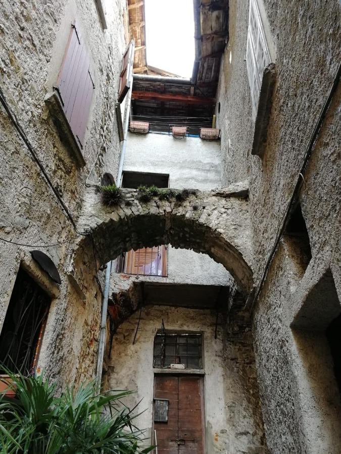L'Antico Borgo, Un Mix Di Storia E Romanticismo Villa Lierna Exterior photo